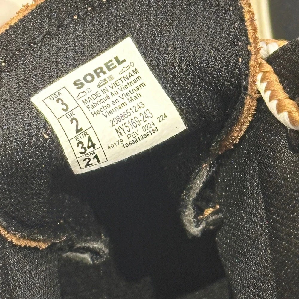 SOREL Kids Size 3 Out N About IV Classic WP Boot Taffy Black Waterproof Suede